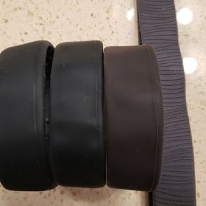 3 Pony-O (2 black, 1 Brown) and 1 Bun Barz (brown)